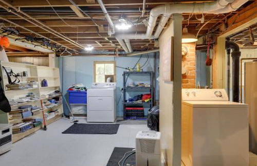 Dock and Views Lakefront Family Home in Conover! - Foto 31