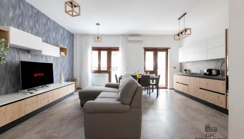 GFC Eternal Rome Apartment - 5min to Tiburtina Station MetroB, 2 Bathrooms, Terrace, A-C - Photo 3, stove