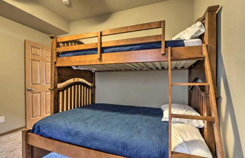 Pool Access and Boat Slip Lake Ozark Condo! - Foto 17