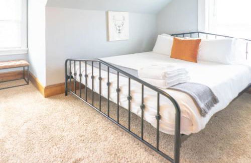 Elegant Shaw 5BR with Comfort in Mind ABODEbucks - Photo 43