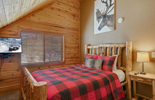 Rimfire Refuge by KABINO Hot Tub Fire Pit Sauna PS3 Grill WiFi Loft - Foto 4