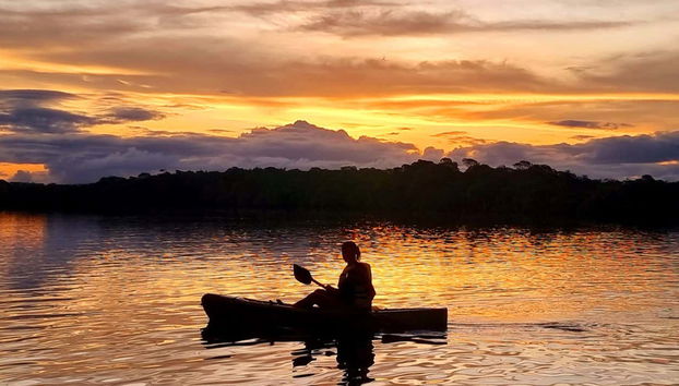 Profitez du coucher de soleil à bord de votre kayak