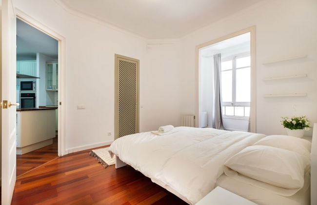 Stunning 4BR Apart in Sagrada Familia - Photo 12