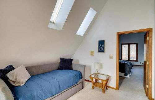 All-Season Lodge 40 Acres Walk to Elkhart Lake! - Foto 28