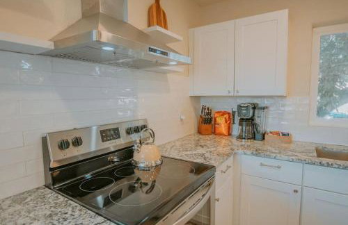 Casa Urbana-Close to Downtown-Hot Tub-Pet Friendly-No Pet Fees! - Foto 13