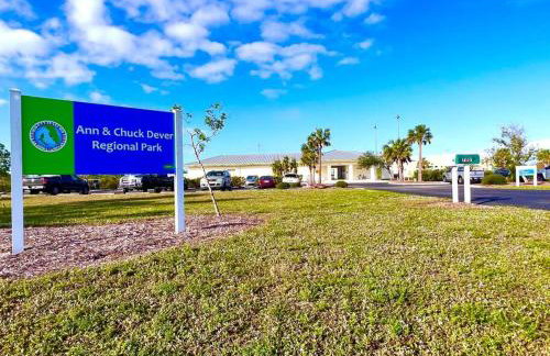 SW Florida Luxury Modern Retreat, King Bed Suite , Close to Beaches / Golfing / Fishing / Air Ports , 2023 Built - Foto 37