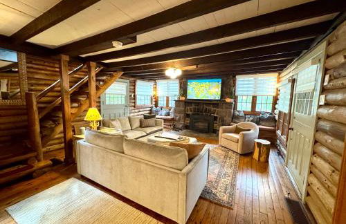 Lakefront Cabin with Hot Tub, Views & Fireplace - Foto 11