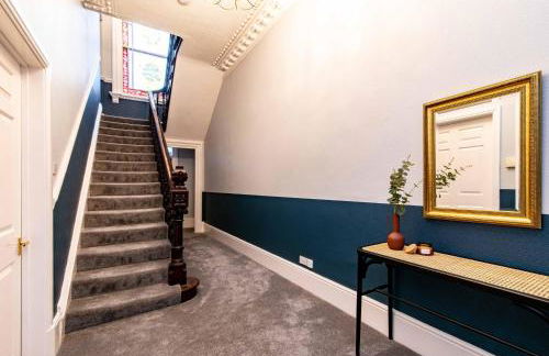 St Johns, Wakefield - Self check in & free parking - Foto 41