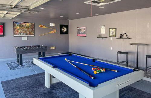 Game Room and Backyard Oasis Avondale Group Getaway - Foto 2