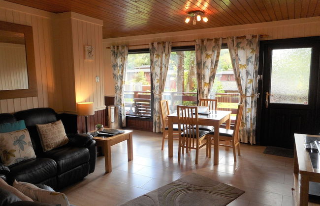 Birch Lodge 13 with Hot Tub - Photo 6