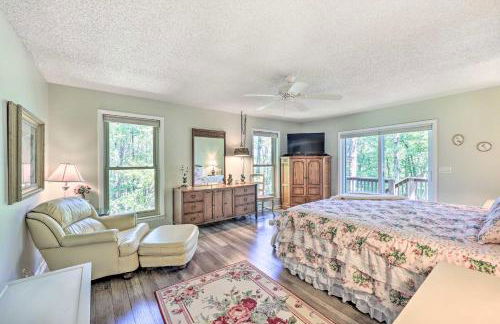 Furnished Deck with Views Hot Springs Cottage - Foto 12