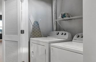 Walk to Vanderbilt and Belmont - Shuffle Board and Free Parking - Foto 23