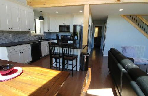 Peace of Heaven, Modern Chic Cabin, Majestic Mountain Views, Hot Tub, Fire Pit, Outdoor Games, Close to Town - Foto 40