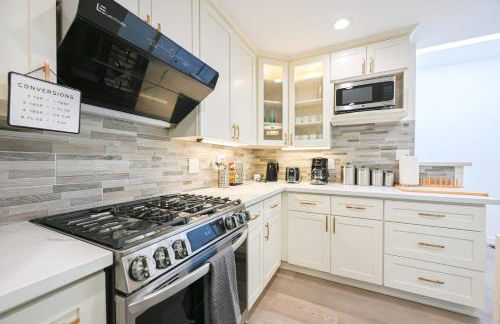 @ Marbella Lane - Exquisite Home 3BR - Photo 23