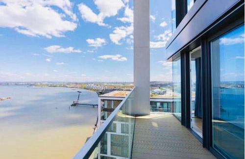 Executive Waterfront Split Penthouse - Foto 36