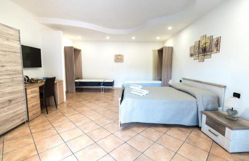 Margot Family - Photo 4