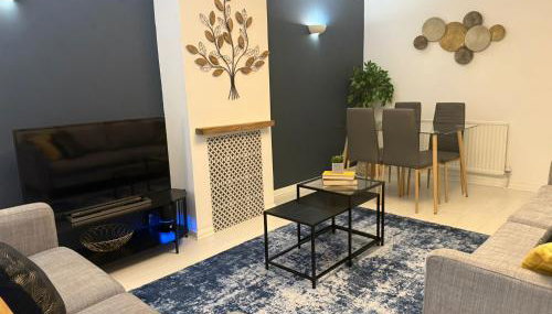 2BR Bungalow Stay, Parking Included, Shower - Foto 4