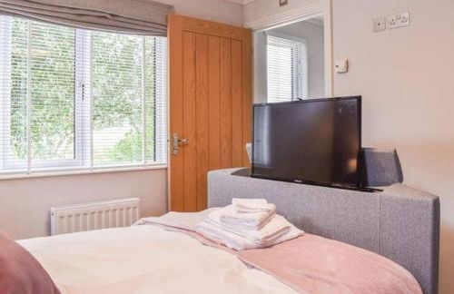 Gorstage Meadows Luxury 2 Bedroom Lodge in Rural Cheshire - Photo 18