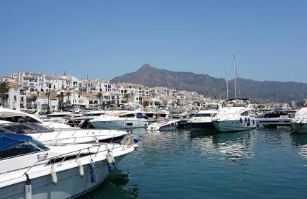 by RIVA - Spectacular Studio in Medina Garden of Puerto Banus - Foto 26