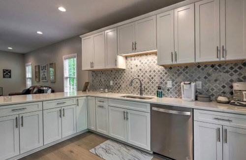 Fire Pit and Dock Waterfront Lake Sinclair Getaway! - Foto 9