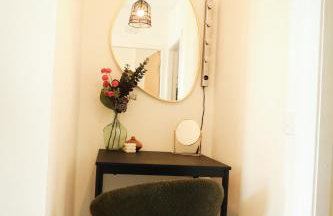 Bradford City Centre Walk To Trains, Dining, 65' Smart TV, Perfect For Working Professionals - Foto 15