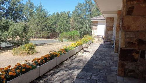 Derroñadas . Casa con enorme jardín y tenis. - Foto 2, Garden, Garden view