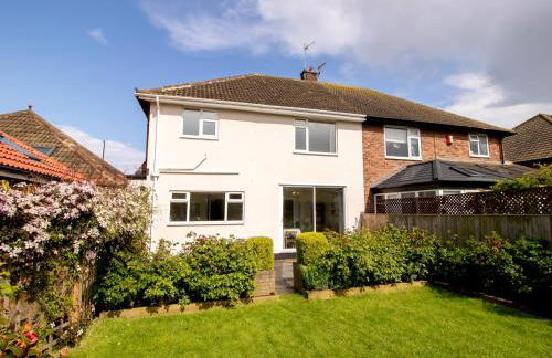 Welcoming Family Home - Pass the Keys - Foto 17