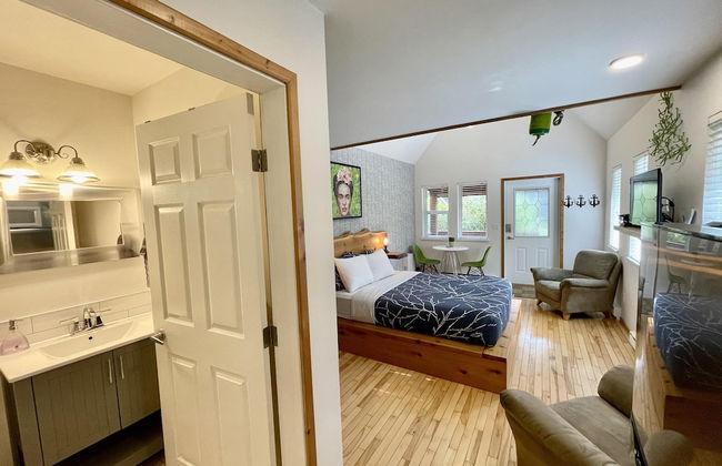 Love Shack - Photo 25