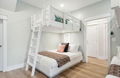 Grand Retreat II: 4br, 5ba, Sleeps 15. Private Pool. Your Perfect Escape! - Photo 86