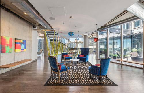 Linea Luxury Living with Indoor Pool and Rooftop Views in The Loop - Photo 10