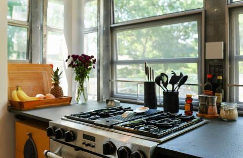 The Architect's Modern Castle - Photo 20