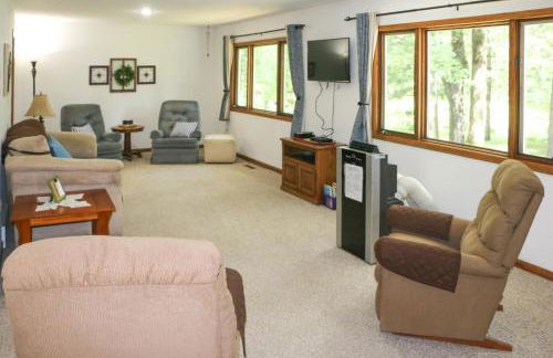 Fishermens Paradise with Fire Pit on Rice Lake! - Foto 3