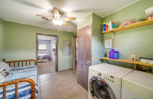 Lakefront Eufaula Cabin with Fire Pit and Private Dock - Foto 26