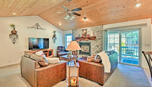 Near Trails, Lakes and Golf Pinetop Home with Deck - Foto 4