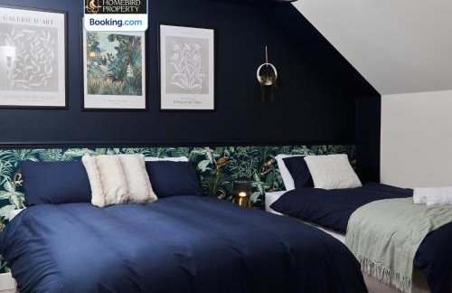 Spacious 4BDR House By Homebird Property Management Short Lets & Serviced Accommodation Leeds With Private Parking & Garden - Foto 15