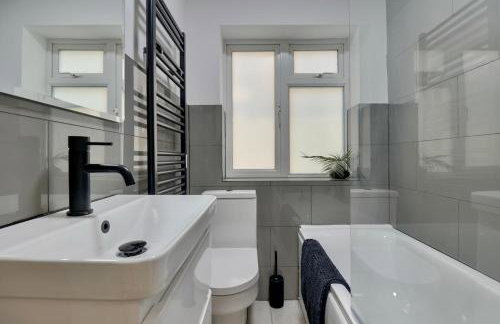 Spacious 4BR house near Portsmouth center - Foto 6