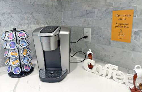 The LuxeLanding MIA- Swimming pool, Oasis Lounge, Mini Golf, BBQ and Hibachi Grill , and Outdoor Games - Photo 38