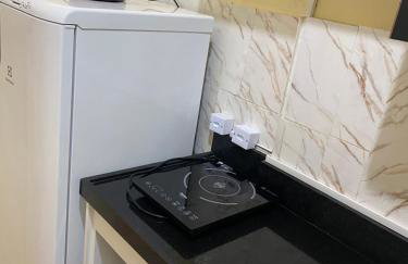 Kitnet Moderna, confortável , climatizada é linda 7A - Foto 4