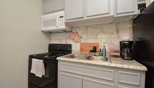 SuperValue Suite #8 @ East End Revitalized - Foto 4