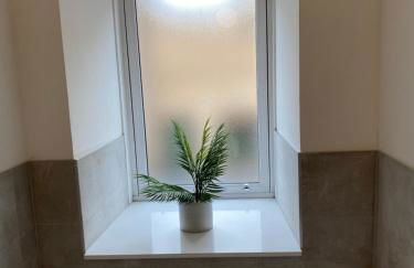 Spacious 2 bed sleeps 5 above traditional music pub - Foto 8