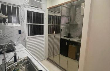 Adorável Tiny house 5, ar, cozinha completa, wifi e tv smart - Foto 24