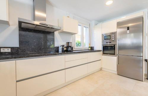 The Tower Villa - Photo 5