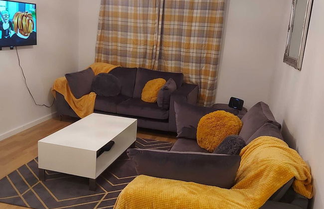 Lovely 2-bed Apartment in Milton Keynes - Foto 1