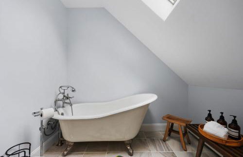 Lakefront Retreat, Mins to Dtown, Firepit, Hot Tub, Pet friendly! - Foto 6