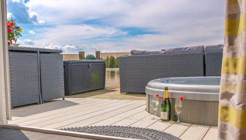 Lake View with Private Hot Tub at Tattershall Lakes - Foto 5