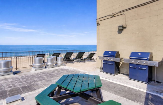 Ocean View Luxury Condo - Photo 27