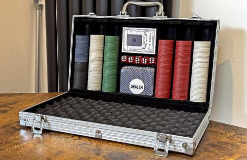 Contractors Heaven-POOL TABLE-THREE BEDROOM HOUSE WITH SEPARATE ONE BEDROOM SELF CONTAINED-Close to AIRPORT - Foto 10