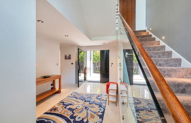 Elegant Sea-View Villa on the Northshore - Photo 44