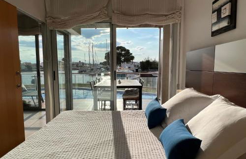 BLAU Apartamento frente a los canales y las puestas de sol de Roses - Foto 8