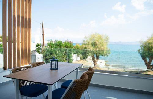 La Mer Bleue Beachfront Boutique Apartments - Photo 28